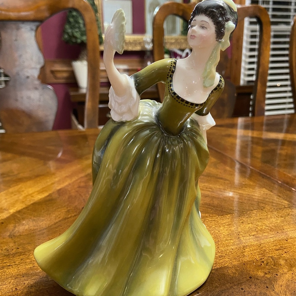 Vintage Royal Doulton figurine Simone HN2378